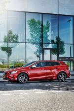 Volvo V40 T4 R-Design 2016 года (WW)